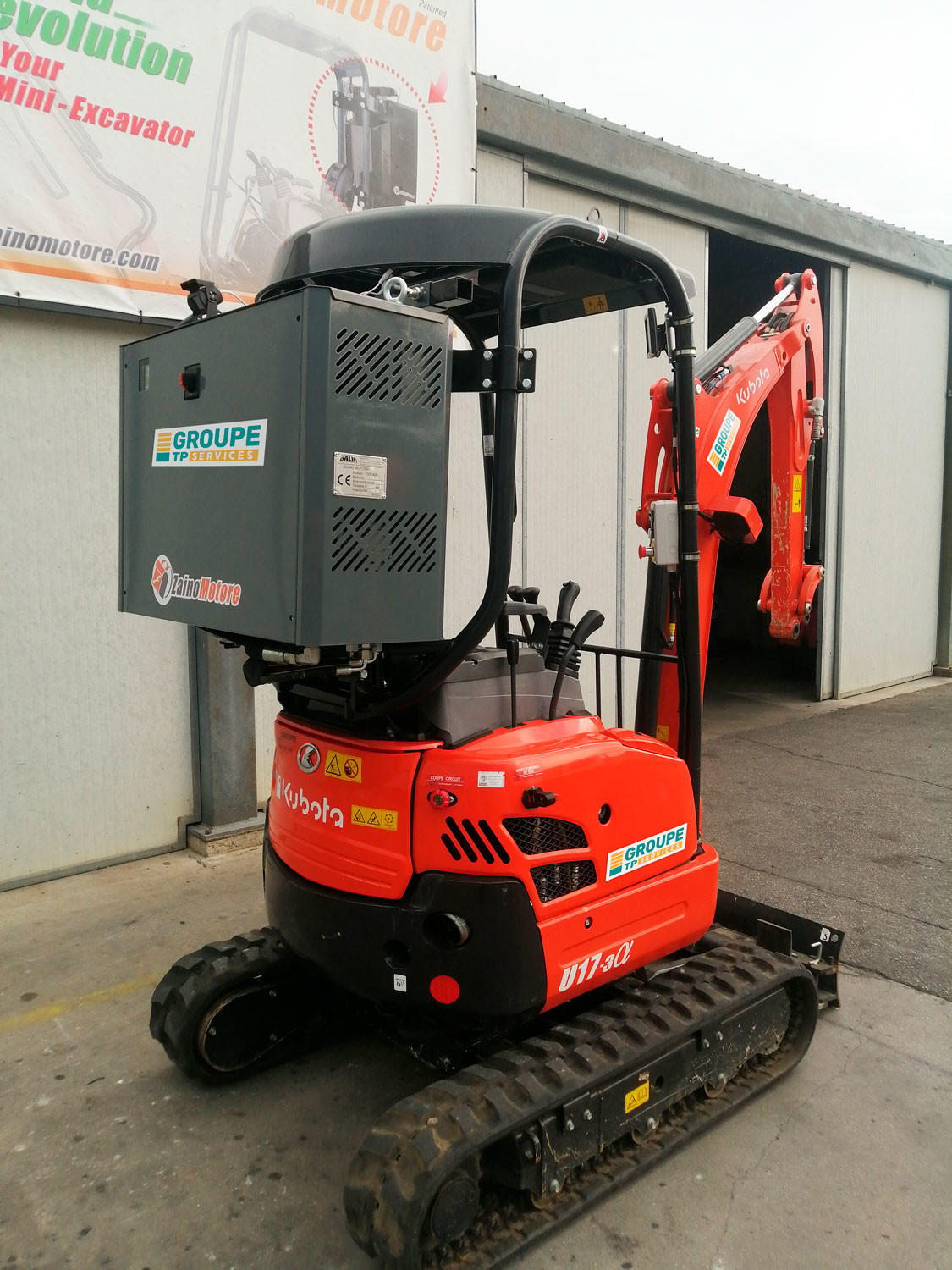 Su Kubota vista 3/4 post dx