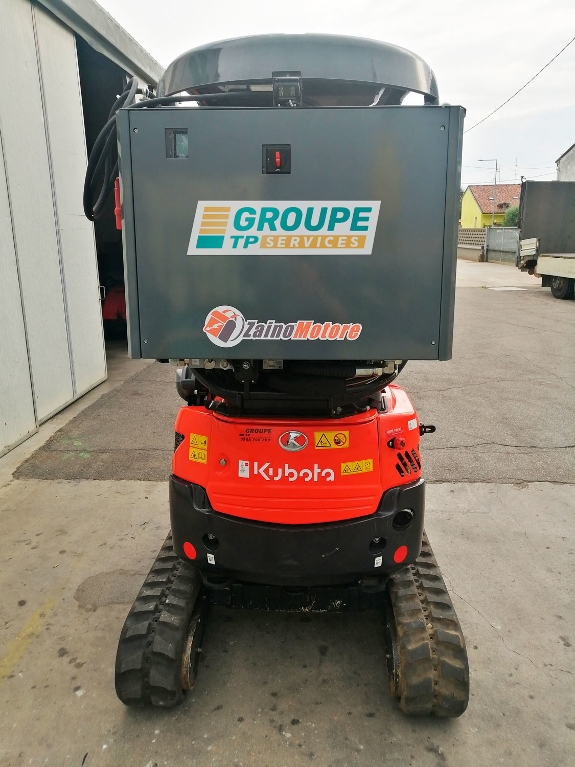 Su Kubota vista posteriore