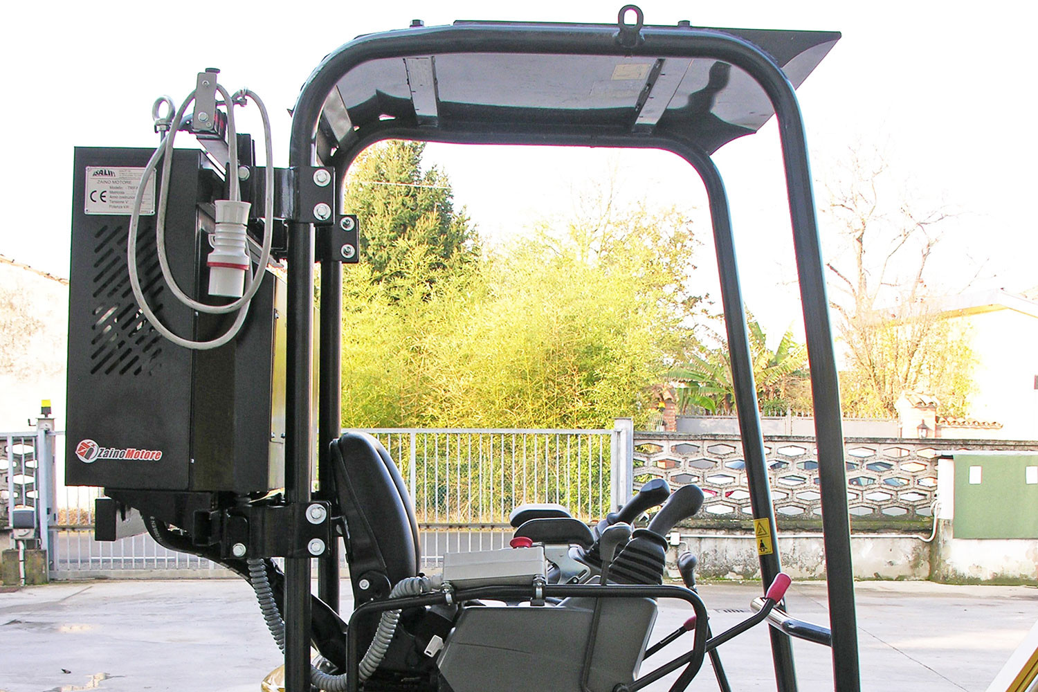 Application sur mini-pelle Yanmar (côté D)